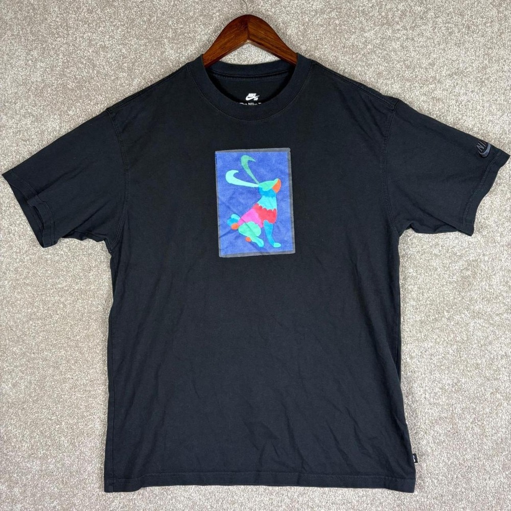 Nike SB Mens Loose Fit Graphic T-Shirt Black Pinata Rabbit Logo Small